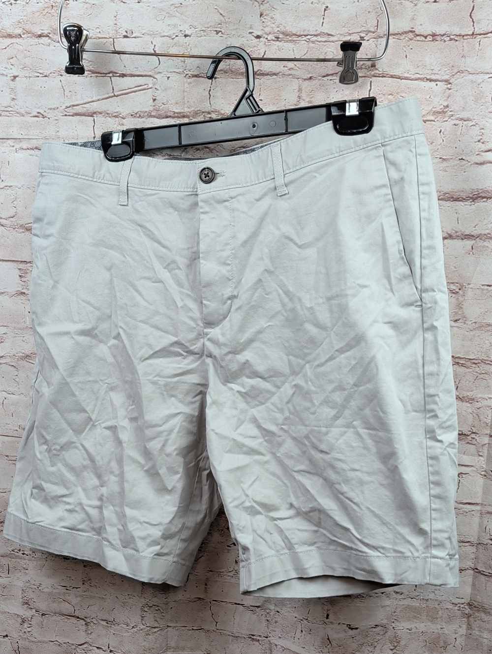 Michael Kors Cream Flat Front Chino Shorts Size 34
